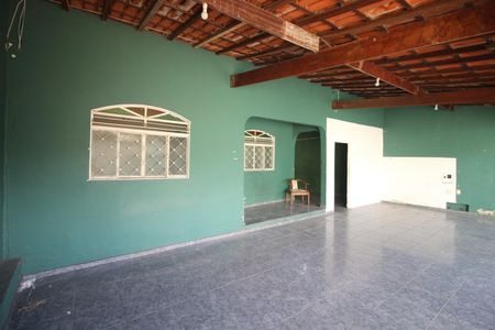 Casa para alugar com 350m², 4 quartos e 14 vagasQuintal