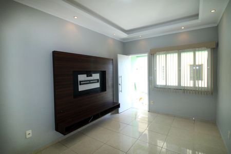 Sala de casa para alugar com 2 quartos, 75m² em Pavuna, Rio de Janeiro