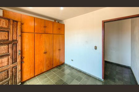 Casa à venda com 105m², 4 quartos e 2 vagasQuarto 2