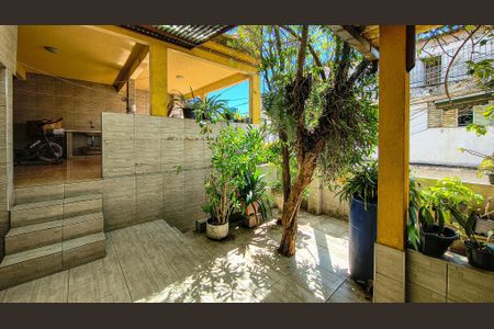 Casa à venda com 105m², 4 quartos e 2 vagasÁrea de Serviço
