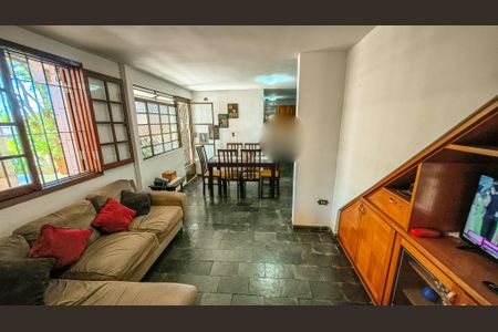 Casa à venda com 105m², 4 quartos e 2 vagasSala