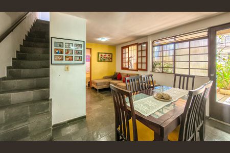 Sala de casa à venda com 4 quartos, 105m² em Grajaú, São Paulo