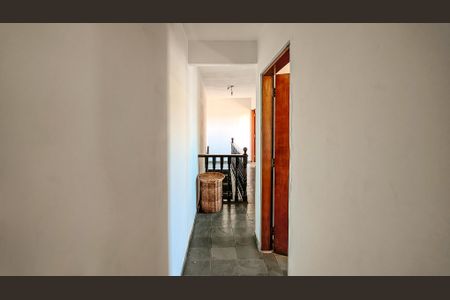 Casa à venda com 105m², 4 quartos e 2 vagasCorredor