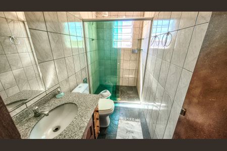 Casa à venda com 105m², 4 quartos e 2 vagasBanheiro