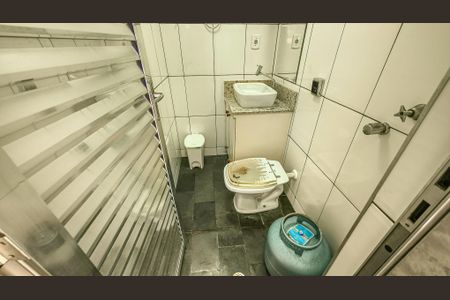 Casa à venda com 105m², 4 quartos e 2 vagasBanheiro 1