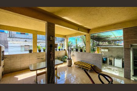 Casa à venda com 105m², 4 quartos e 2 vagasTerraço