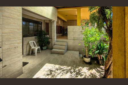 Casa à venda com 105m², 4 quartos e 2 vagasÁrea de Serviço