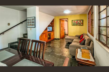 Sala de casa à venda com 4 quartos, 105m² em Grajaú, São Paulo