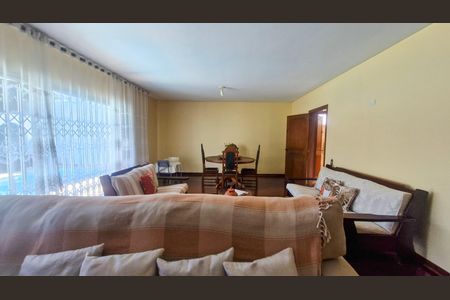 Casa à venda com 4 quartos, 252m² em Interlagos, São Paulo