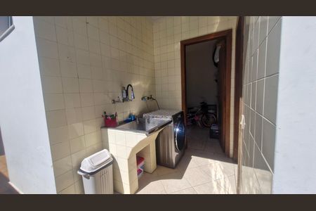 Casa à venda com 4 quartos, 252m² em Interlagos, São Paulo