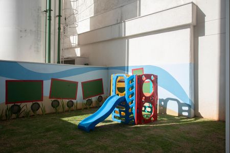 Apartamento à venda com 39m², 2 quartos e sem vagaÁrea comum - Playground