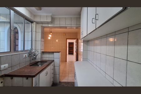 Casa à venda com 142m², 3 quartos e 2 vagasCozinha 