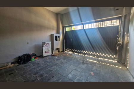 Casa à venda com 100m², 3 quartos e 2 vagas