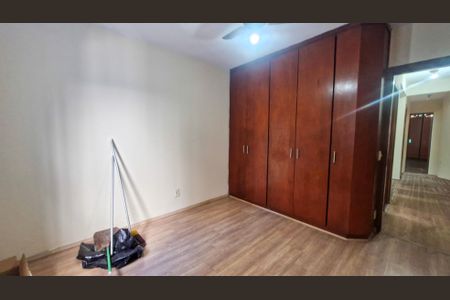 Casa à venda com 100m², 3 quartos e 2 vagas
