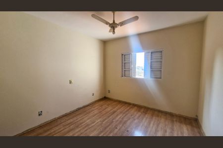 Casa à venda com 3 quartos, 100m² em Vila Natal, São Paulo