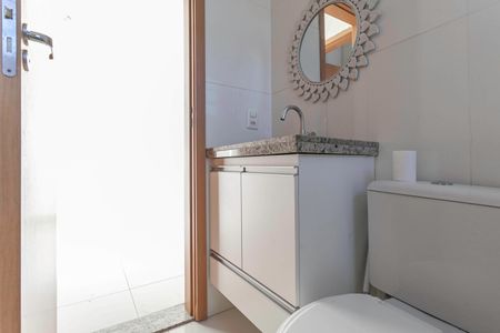 Apartamento à venda com 48m², 2 quartos e 2 vagasBanheiro social 