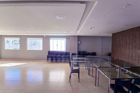 Apartamento para alugar com 46m², 2 quartos e 1 vaga Apartamento para alugar com 46m², 2 quartos e 1 vagaÁrea comum - Salão de festas