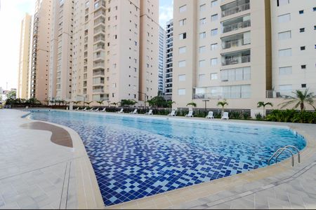 Apartamento à venda com 114m², 4 quartos e 2 vagasÁrea comum - Piscina