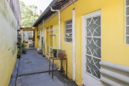 Casa à venda com 270m², 4 quartos e 2 vagas Casa à venda com 270m², 4 quartos e 2 vagasCorredor