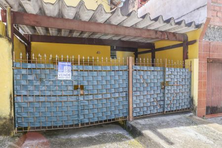 Casa à venda com 270m², 4 quartos e 2 vagas Casa à venda com 270m², 4 quartos e 2 vagasFachada