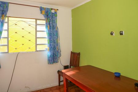 Casa à venda com 270m², 4 quartos e 2 vagas Casa à venda com 270m², 4 quartos e 2 vagasCasa 2 - Sala
