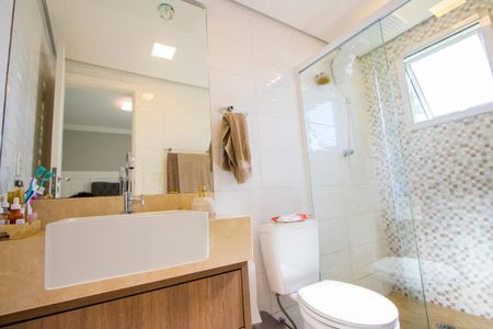 Apartamento à venda com 90m², 3 quartos e 2 vagasBanheiro do quarto 1