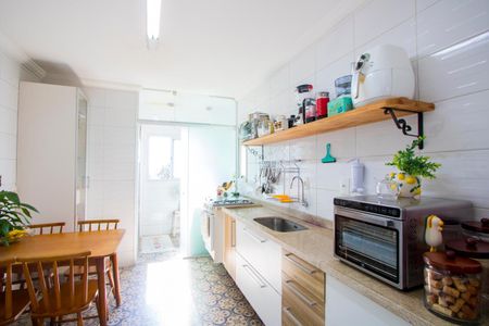 Apartamento à venda com 90m², 3 quartos e 2 vagasCozinha