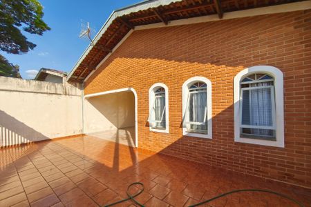 Casa à venda com 100m², 2 quartos e 3 vagasQuintal - Garagem