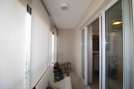 Apartamento à venda com 92m², 3 quartos e 2 vagassala - Varanda