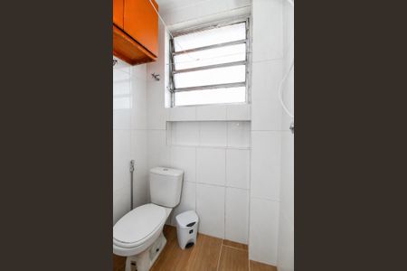 Banheiro de kitnet/studio para alugar com 1 quarto, 30m² em Pinheiros, São Paulo