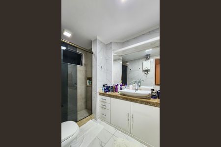 Apartamento para alugar com 118m², 2 quartos e 1 vaga Apartamento para alugar com 118m², 2 quartos e 1 vagaBanheiro da Suíte