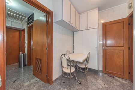 Apartamento à venda com 122m², 3 quartos e 2 vagasCozinha