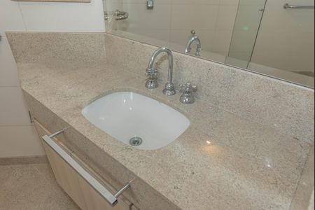 Apartamento à venda com 122m², 3 quartos e 2 vagasBanheiro da Suíte