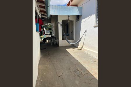 Casa à venda com 382m², 5 quartos e 3 vagasFoto 01