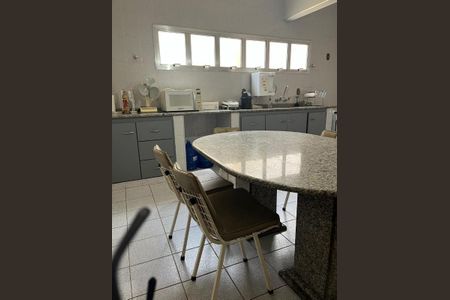 Casa à venda com 382m², 5 quartos e 3 vagasFoto 01