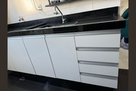 Apartamento para alugar com 47m², 2 quartos e 2 vagasCozinha