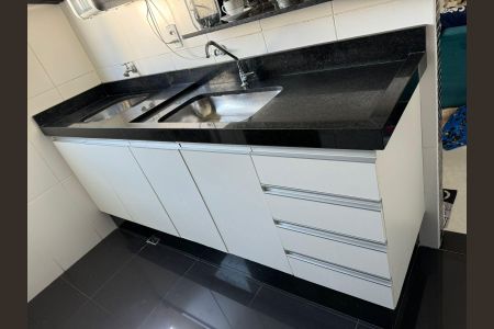 Apartamento para alugar com 47m², 2 quartos e 2 vagasCozinha