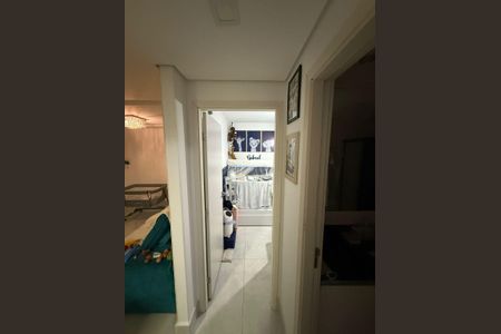 Corredor de apartamento para alugar com 2 quartos, 47m² em Vila Alzira, Guarulhos