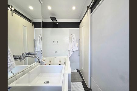 Apartamento à venda com 89m², 1 quarto e 2 vagas Apartamento à venda com 89m², 1 quarto e 2 vagasBanheiro da Suíte