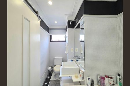 Apartamento à venda com 89m², 1 quarto e 2 vagas Apartamento à venda com 89m², 1 quarto e 2 vagasBanheiro da Suíte