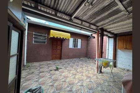 Quintal de casa à venda com 3 quartos, 163m² em Cidade das Flores, Osasco