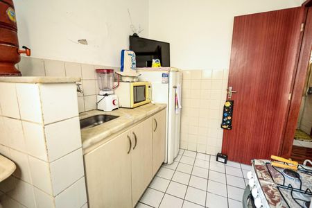 Cozinha de apartamento à venda com 2 quartos, 48m² em Betânia, Belo Horizonte