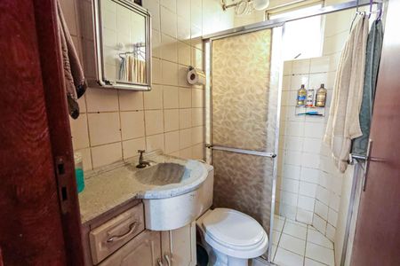 Banheiro de apartamento à venda com 2 quartos, 48m² em Betânia, Belo Horizonte