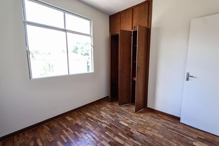 Quarto 2 de apartamento para alugar com 2 quartos, 93m² em Jardim Montanhês, Belo Horizonte