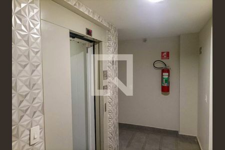 Apartamento à venda com 45m², 2 quartos e 1 vagaHall de entrada