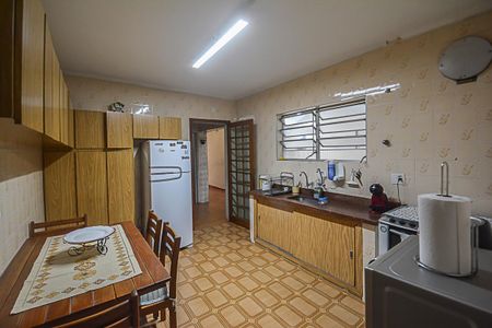 Casa à venda com 169m², 3 quartos e 2 vagas Casa à venda com 169m², 3 quartos e 2 vagasCozinha