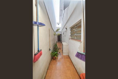 Casa à venda com 169m², 3 quartos e 2 vagas Casa à venda com 169m², 3 quartos e 2 vagasCorredor