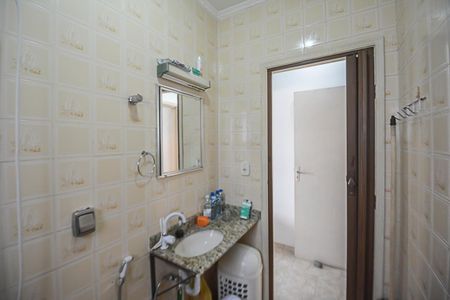 Casa à venda com 169m², 3 quartos e 2 vagas Casa à venda com 169m², 3 quartos e 2 vagasBanheiro da Suíte