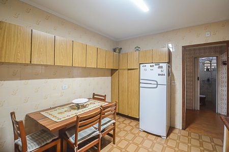 Casa à venda com 169m², 3 quartos e 2 vagas Casa à venda com 169m², 3 quartos e 2 vagasCozinha