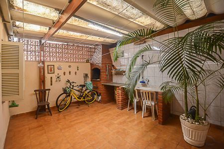 Casa à venda com 169m², 3 quartos e 2 vagas Casa à venda com 169m², 3 quartos e 2 vagasChurrasqueira
